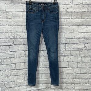 Hollister high-rise super skinny jeans. size 0s W24 L28